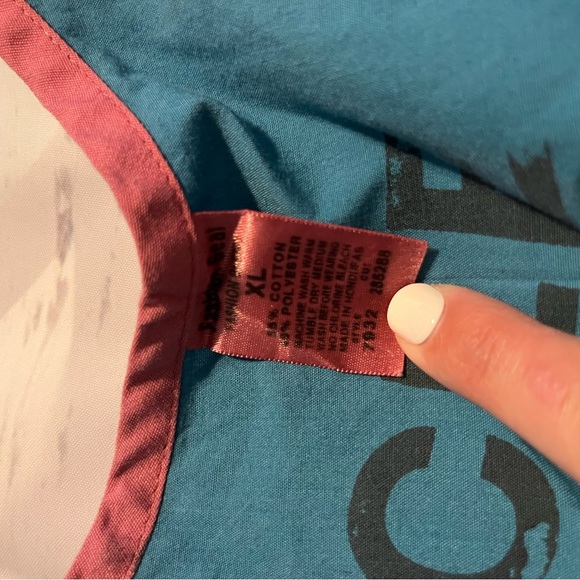 3 Pack Bundle of Green V Neck Scrub Top with Pockets, Size XL - Picture 9 of 12